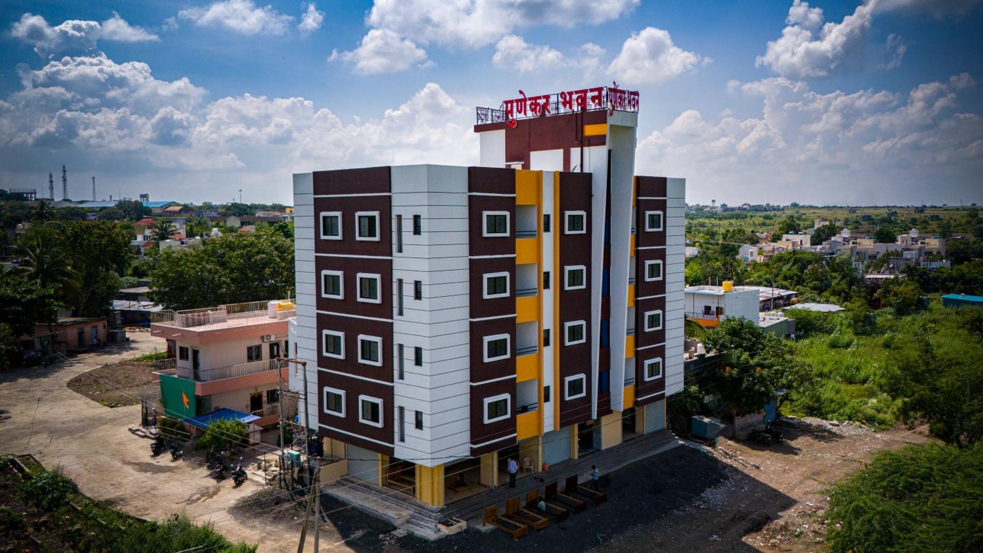 Punekar Bhavan Akalkot Esterno foto
